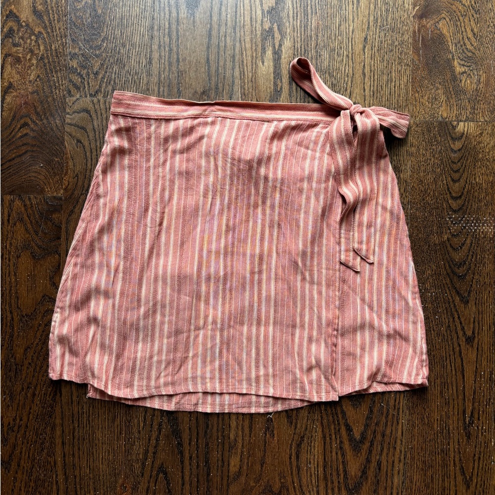 Pink striped American eagle wrap skirt. Size medium